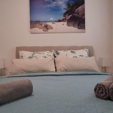 Deluxe Novalja Apartment Bagian luar foto