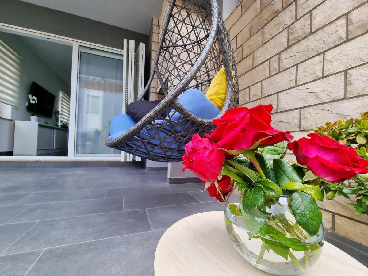 Deluxe Novalja Apartment Bagian luar foto