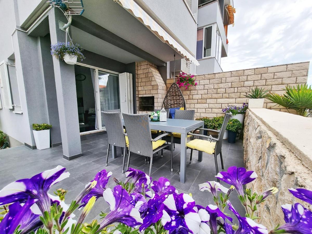 Deluxe Novalja Apartment Bagian luar foto