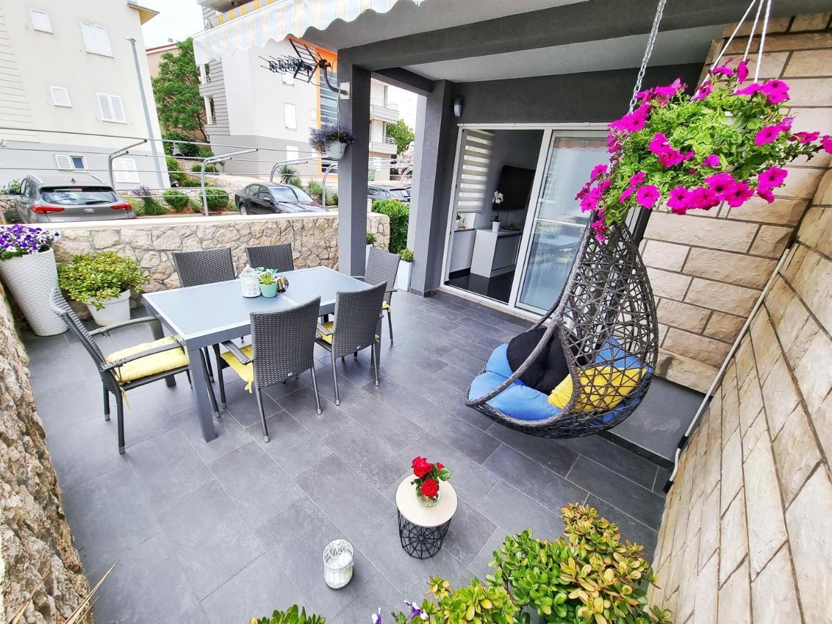 Deluxe Novalja Apartment Bagian luar foto
