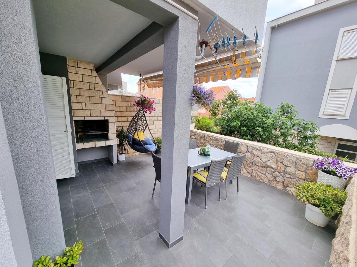 Deluxe Novalja Apartment Bagian luar foto