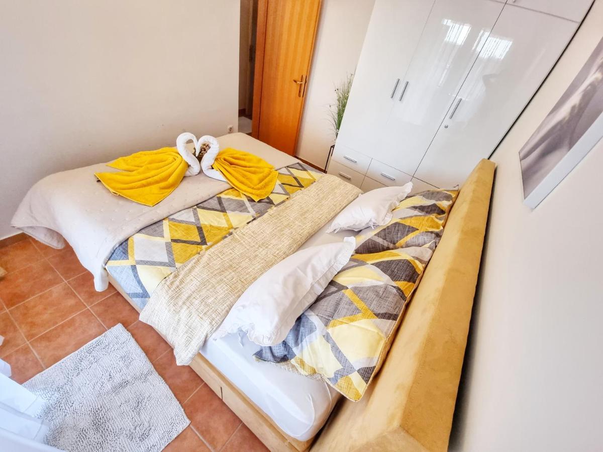Deluxe Novalja Apartment Bagian luar foto