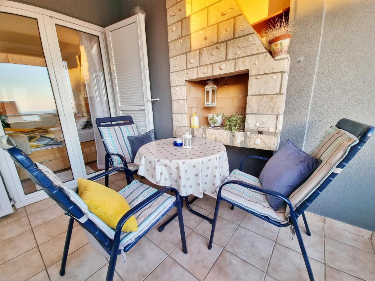 Deluxe Novalja Apartment Bagian luar foto