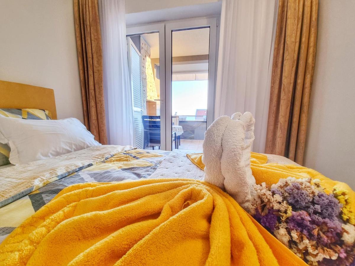 Deluxe Novalja Apartment Bagian luar foto