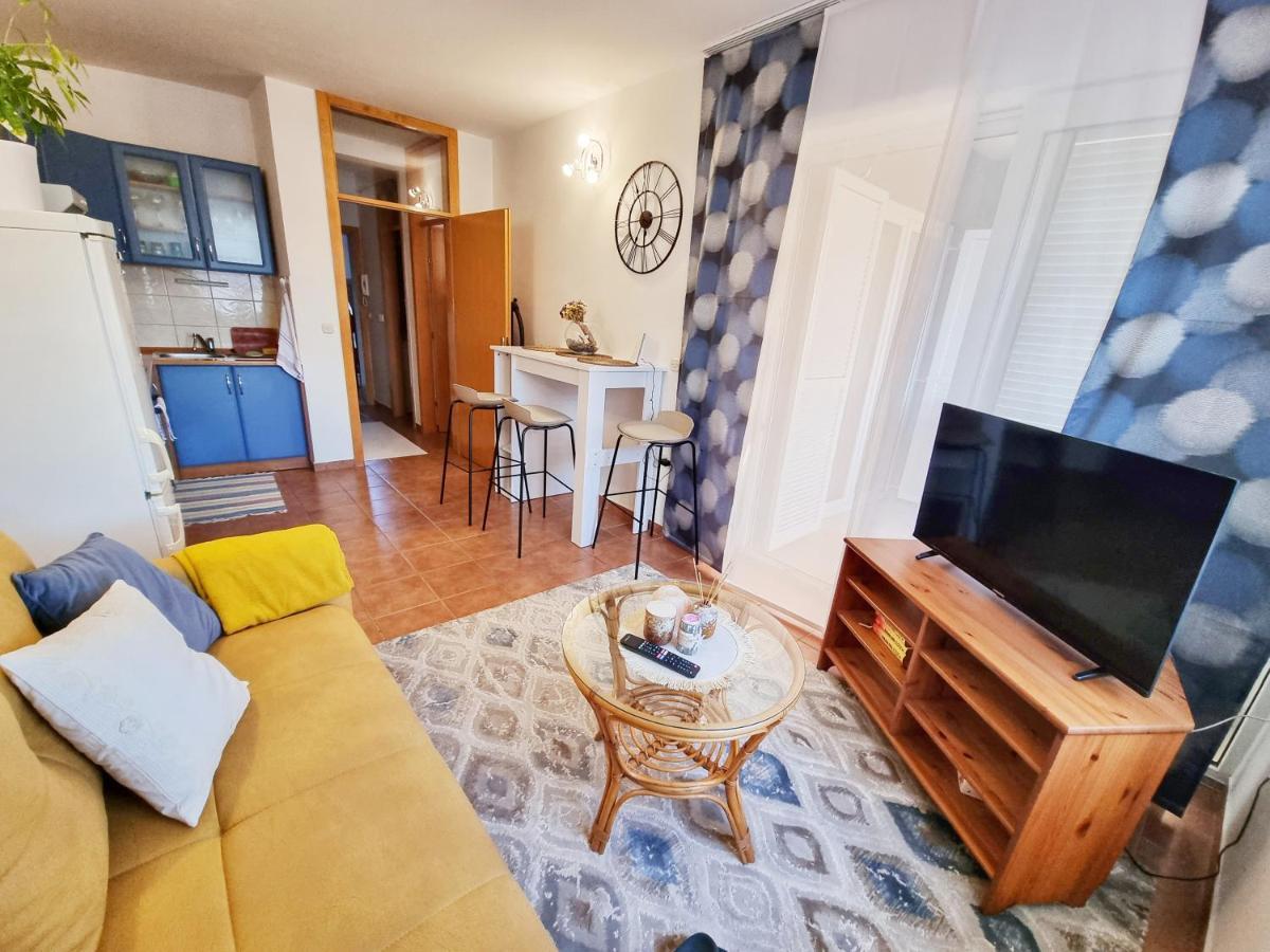 Deluxe Novalja Apartment Bagian luar foto