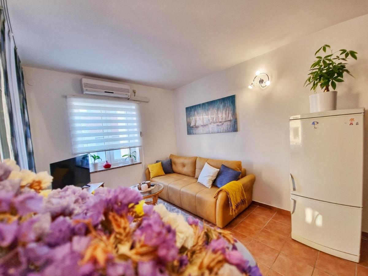 Deluxe Novalja Apartment Bagian luar foto