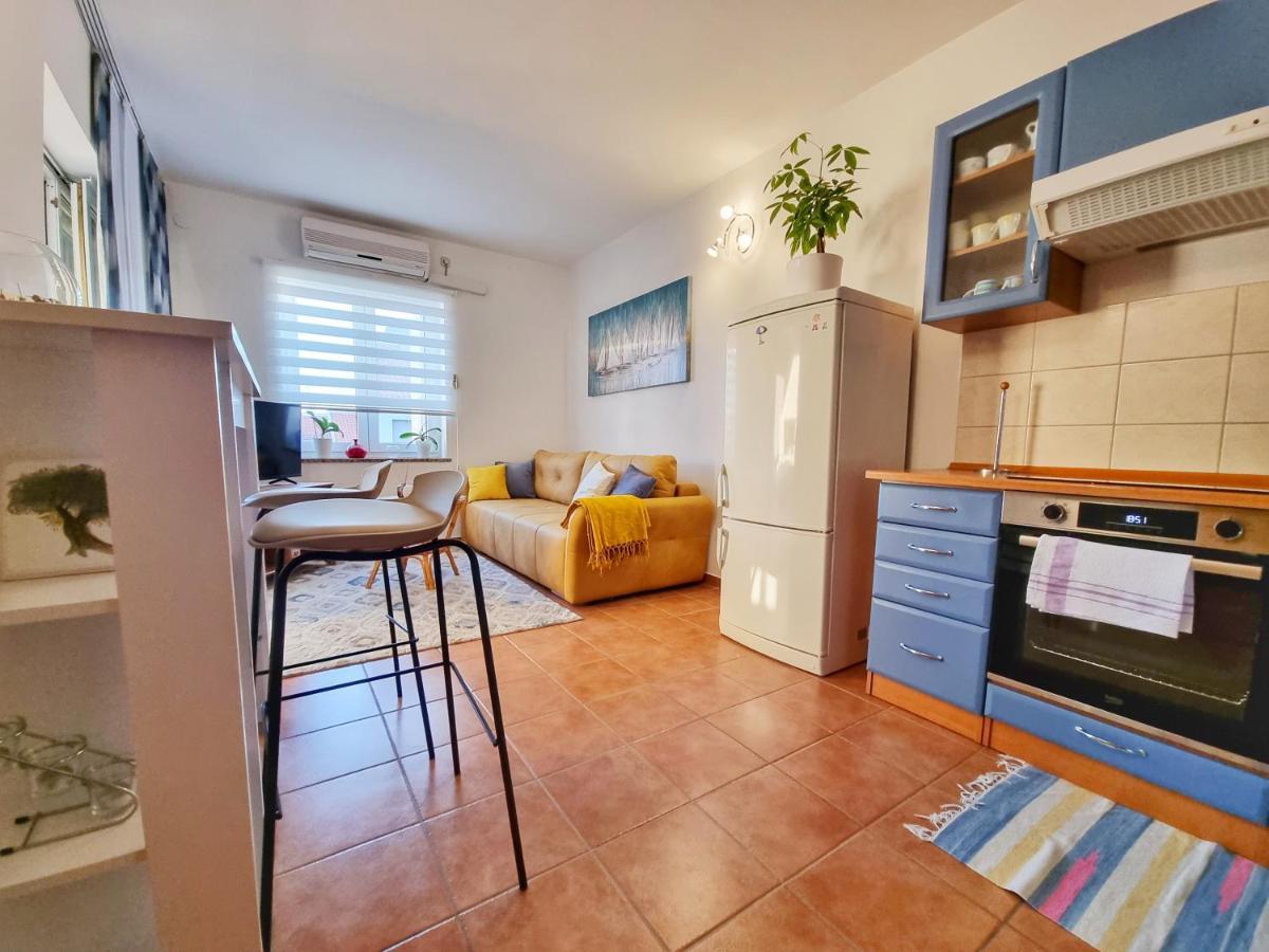 Deluxe Novalja Apartment Bagian luar foto